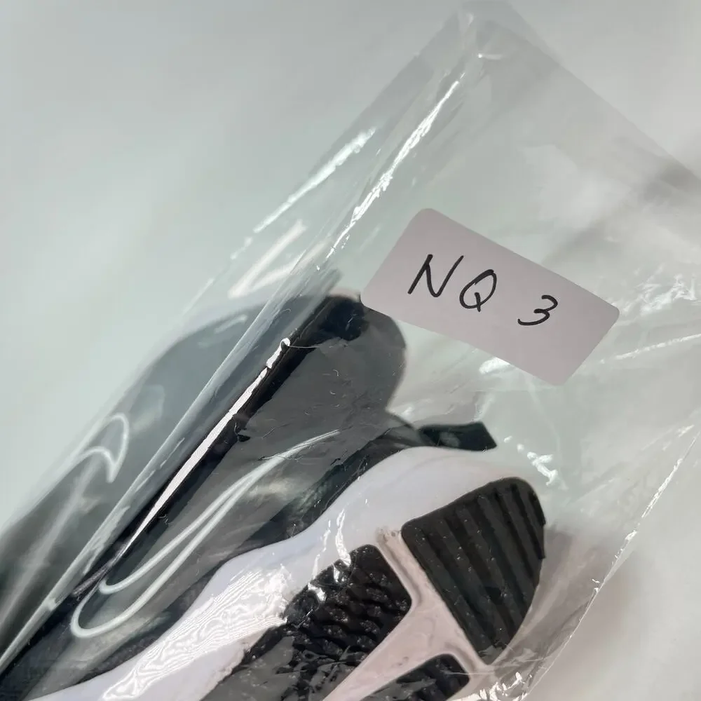 Nike Cosmic Runner Black White Running Shoes Sneakers HM4402-003 Youth Size 6Y